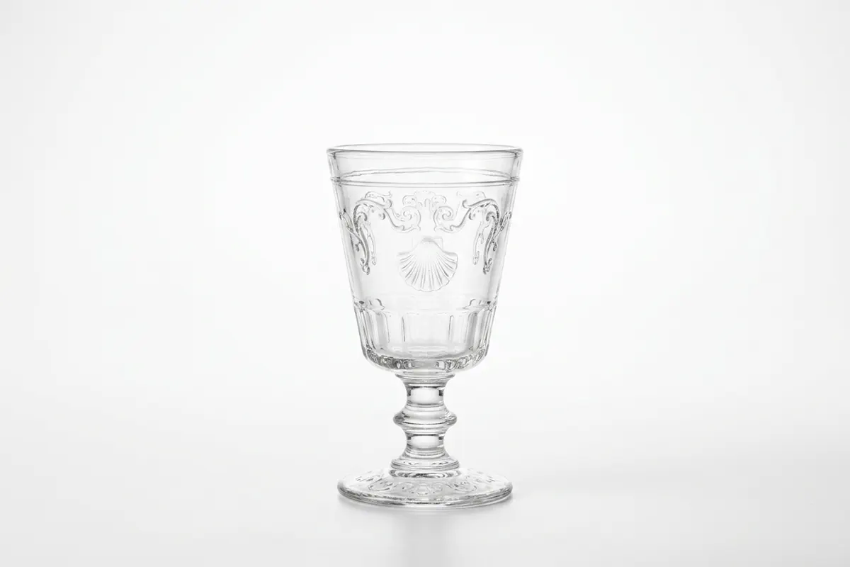 Etched crystal goblet from the Mirsam service collection