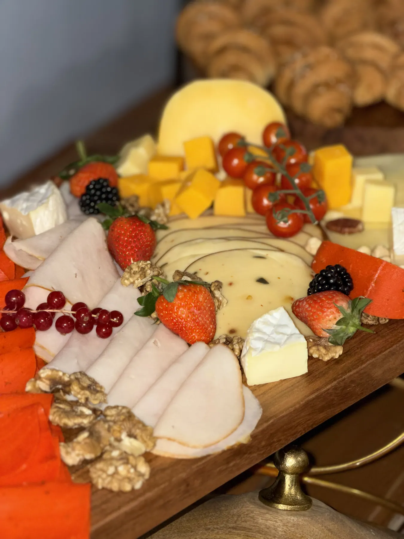 Mirsam cheese selection — photograph 1 of 2